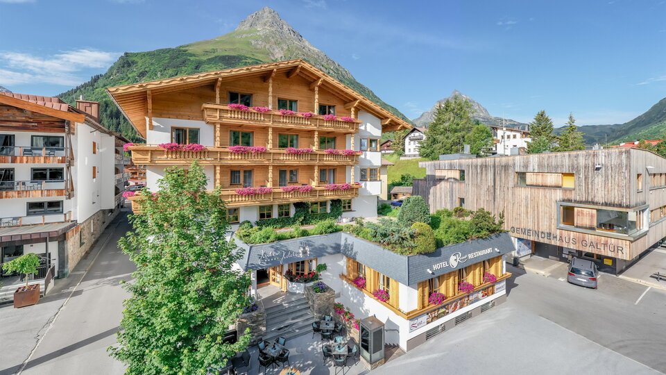 Hotel (12) komprimiert | © Rössle